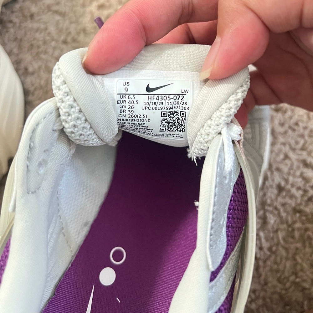 NEW Nike V2K sneakers - Picture 5 of 5